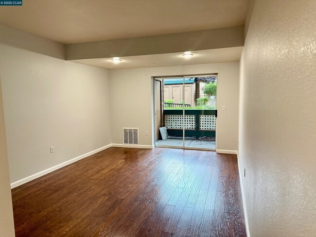 Building Photo - 216 Stone Pine Ln