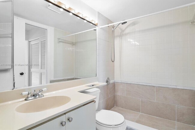 Building Photo - 9135 SW 125th Ave