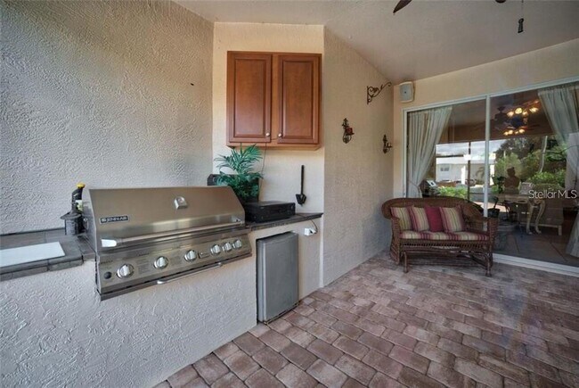 Building Photo - 6614 64th Terrace E