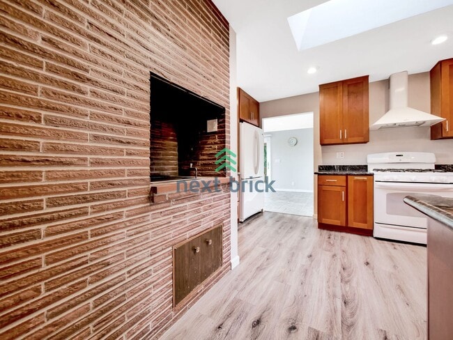 Building Photo - Beautiful 4 Bedroom 3 Bathroom Home for Rent!