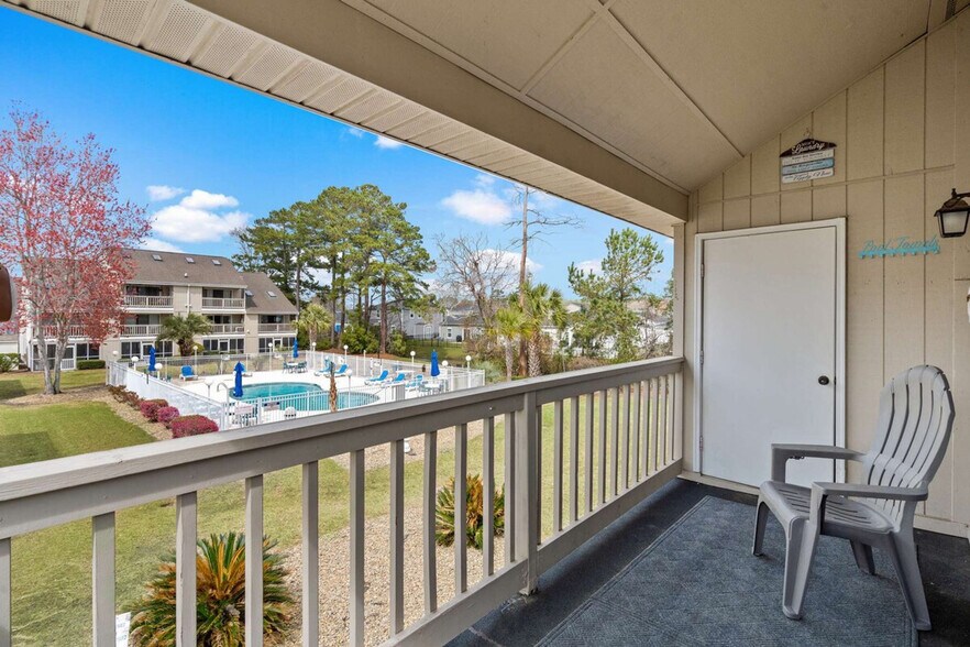 Building Photo - 1920 Bent Grass Dr