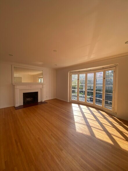Building Photo - 1206 Beverly Green Dr