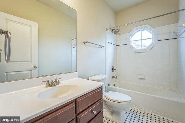 Building Photo - 7000 Eastern Red Cedar Ln