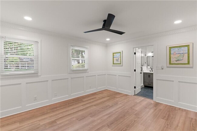 Building Photo - 3120 Willow Ave