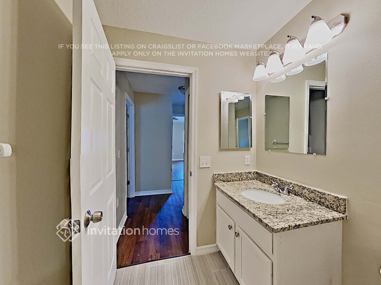 Building Photo - 6425 Barberry Ct