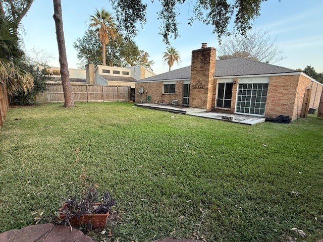 Building Photo - 15711 Stonehaven Dr