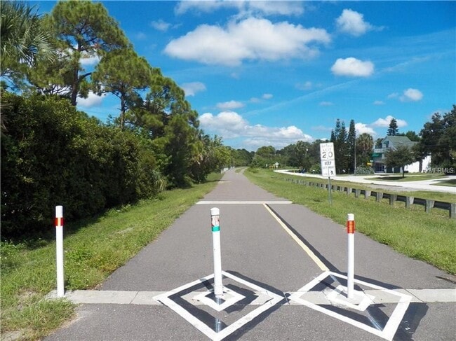 Building Photo - Waterfront home - Palm Harbor