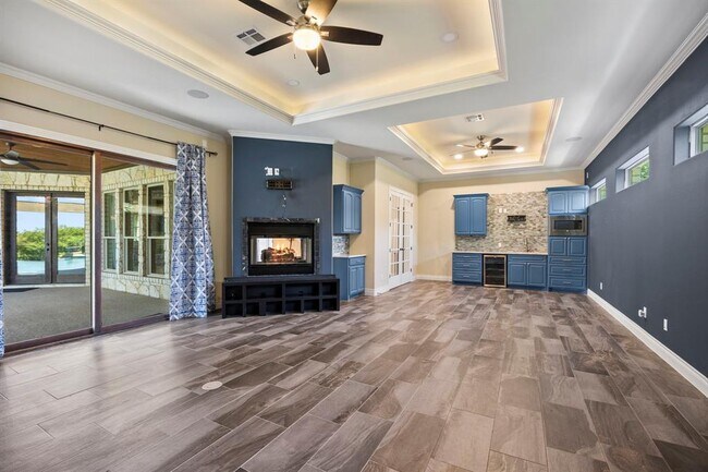Building Photo - 2624 University Club Dr