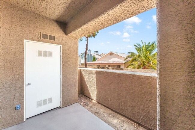 Building Photo - Southwest Las Vegas Condo with Resort-Style Community Amenities!