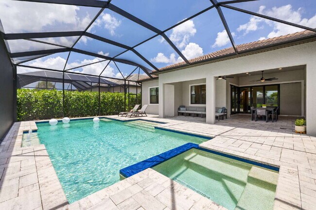 Building Photo - SALT WATER POOL AND SPA home in Greyhawk at the Everglades Golf and Country Club