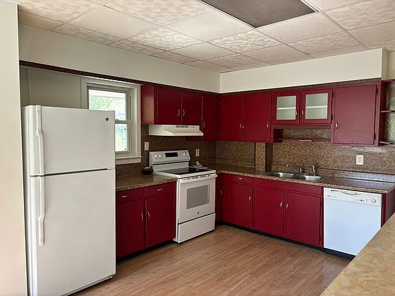 Building Photo - Clean 3 bedroom home