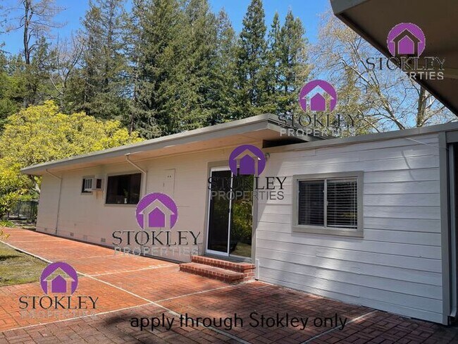 Building Photo - 1151 Glen Rd
