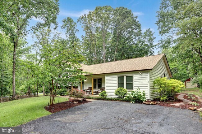 Building Photo - 8170 Sinclair Mill Rd