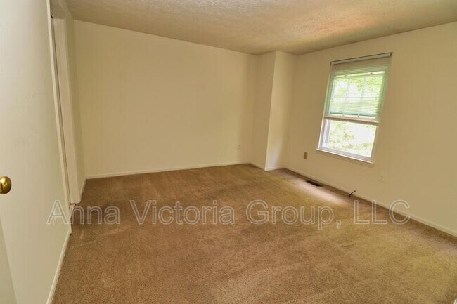 Building Photo - 229 Red Jade Dr