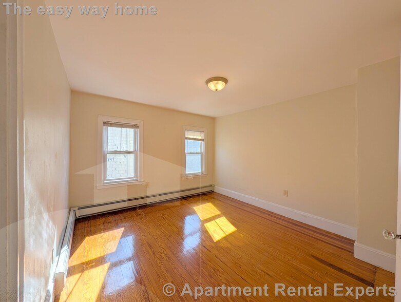 Building Photo - 41 Bay State Ave