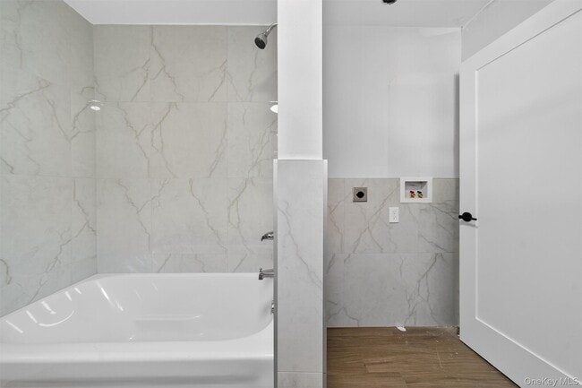 Building Photo - 12 N Church St