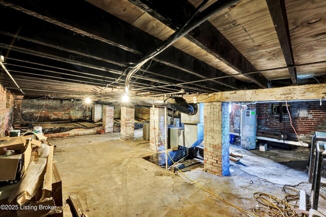 Building Photo - 1315 Highland Ave