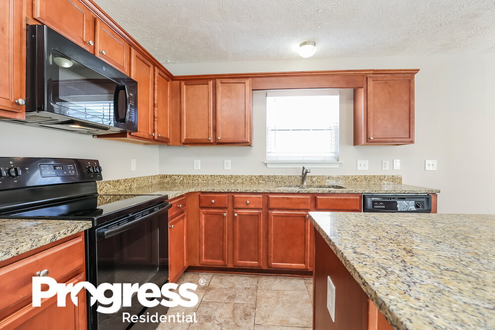 Building Photo - 300 Sarna Dr