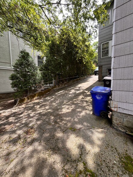 Building Photo - 79 Winthrop Rd