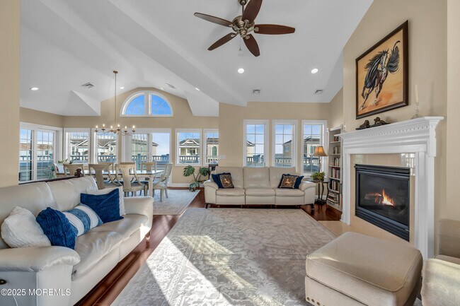 Building Photo - 2 Tradewinds Ln