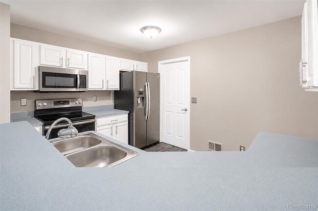 Building Photo - 22733 Coachlight Cir