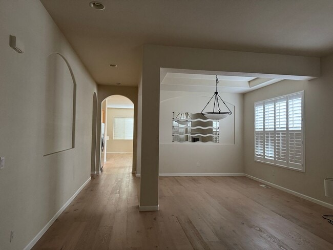 Building Photo - Skyhawk Single Level Beauty