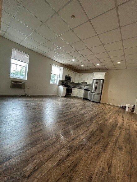 Building Photo - 61 Kansas St