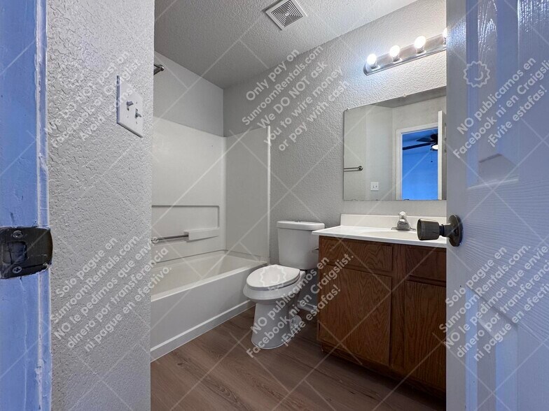 Building Photo - 867 Sagewood Trail