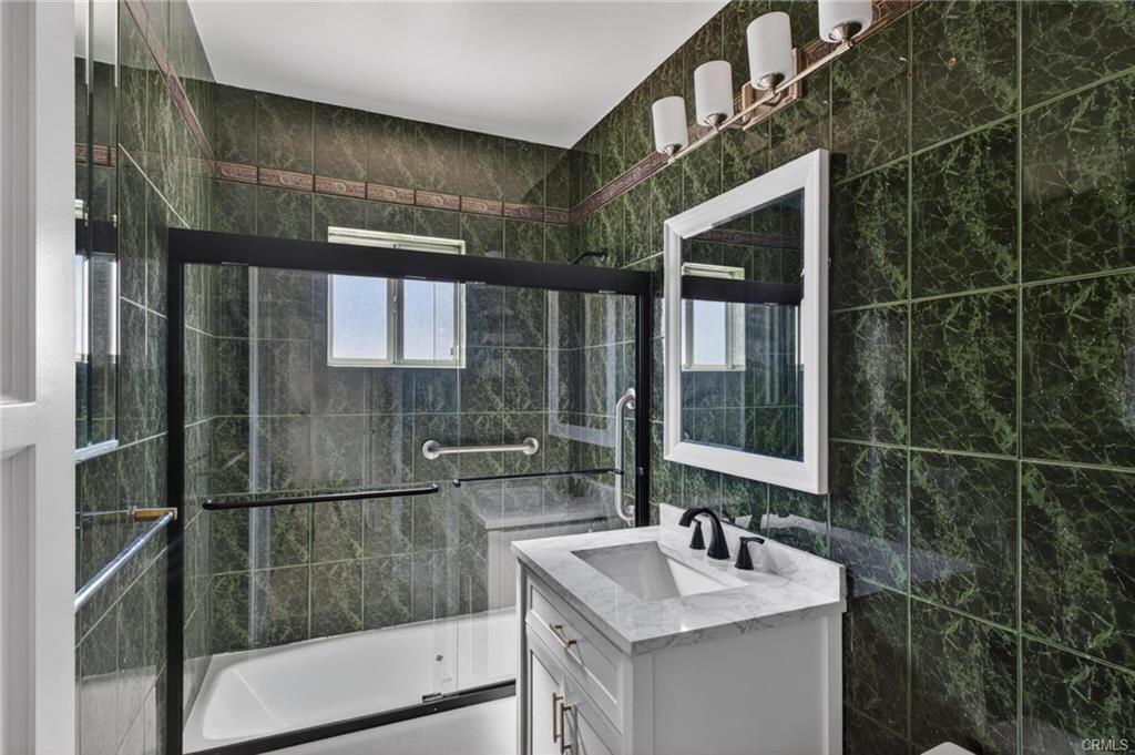 Building Photo - 1438 W 222nd St