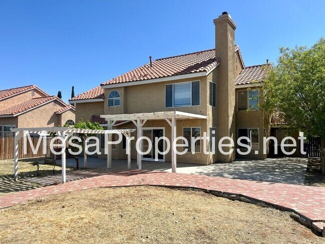 Building Photo - 12530 High Desert Rd