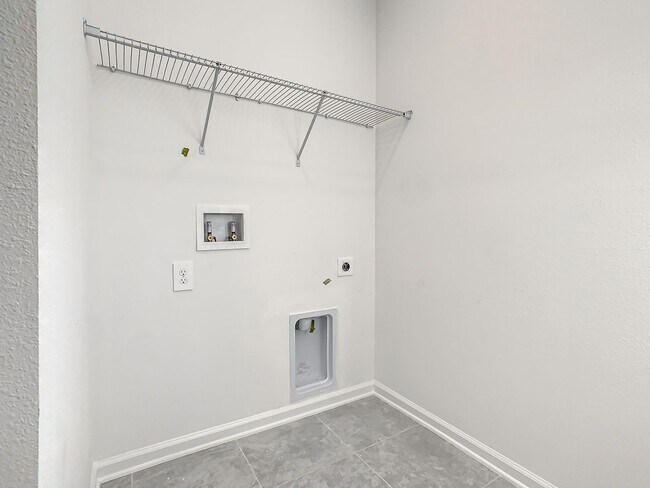 Building Photo - 409 Bogey Dr