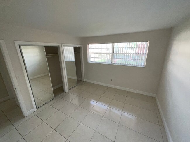 Building Photo - 2b1b Apartment -Now Available- Located in San Souci/ North Miami *Great Location*
