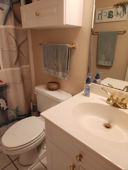 Building Photo - 4830 Carnation Cir
