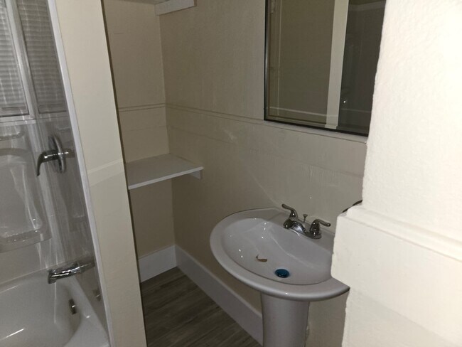 Building Photo - 2302 St Charles St