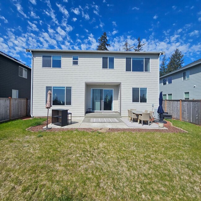 Building Photo - Beautiful 4-Bedroom Home with Spacious Loft, Fenced Yard & More!