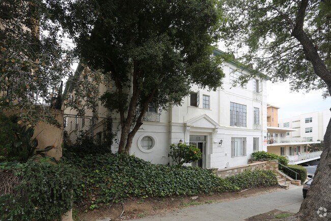 530 Glenrock Ave - 530 GLENROCK AVE.