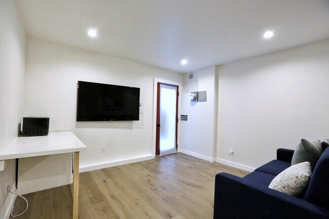 Building Photo - 756 Potrero Ave