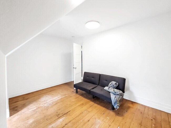 Building Photo - 58 Aspinwall Ave
