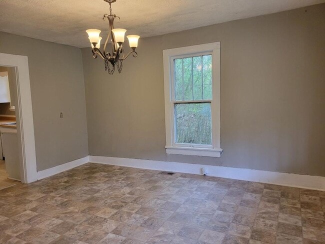 Building Photo - FIRST MONTH FREE FOR QUALIFIED APPLICANTS!