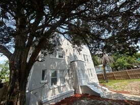 Building Photo - 3524 Boulevard