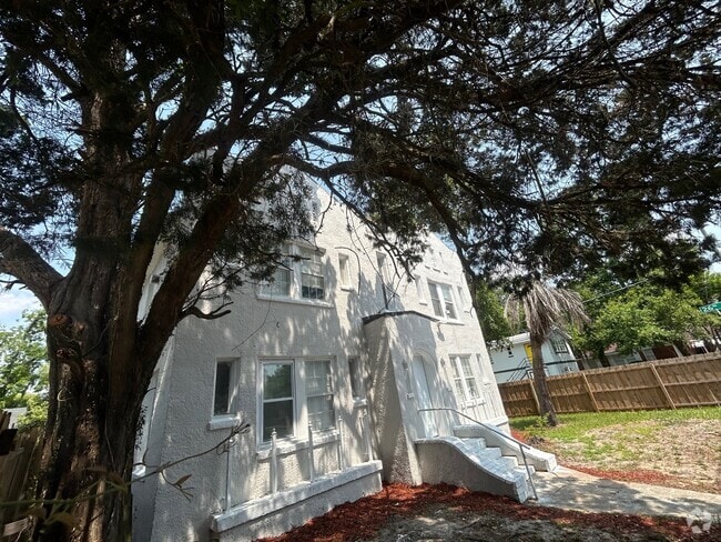 Building Photo - 3524 Boulevard