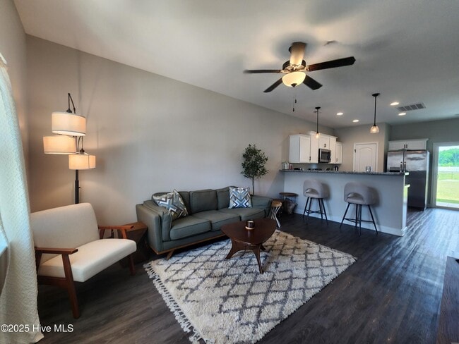 Building Photo - 76 Catalina Cir