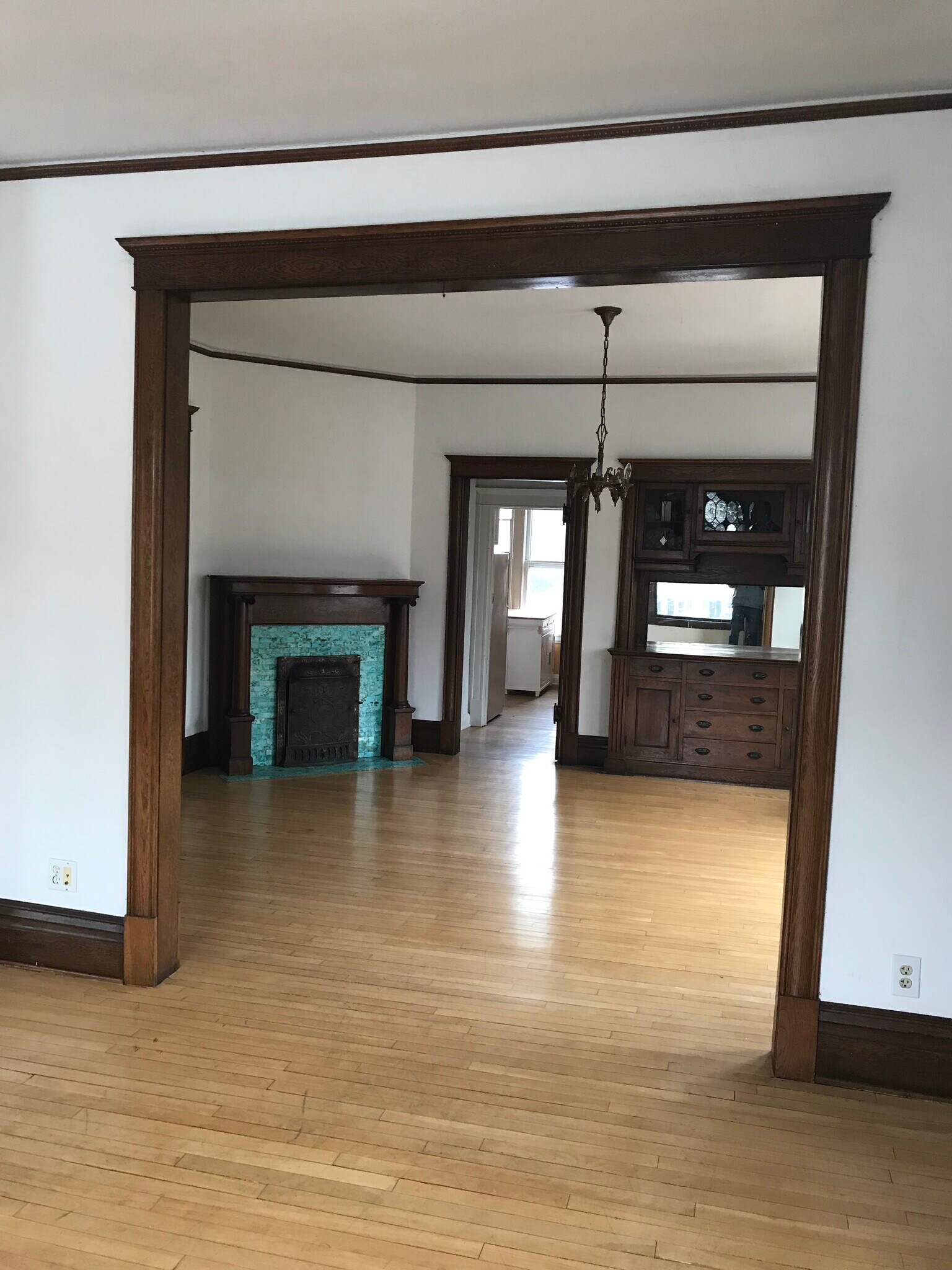 Building Photo - 2200 Girard Ave S