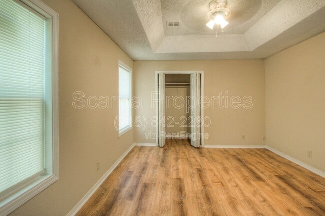 Building Photo - 230 E Zion St