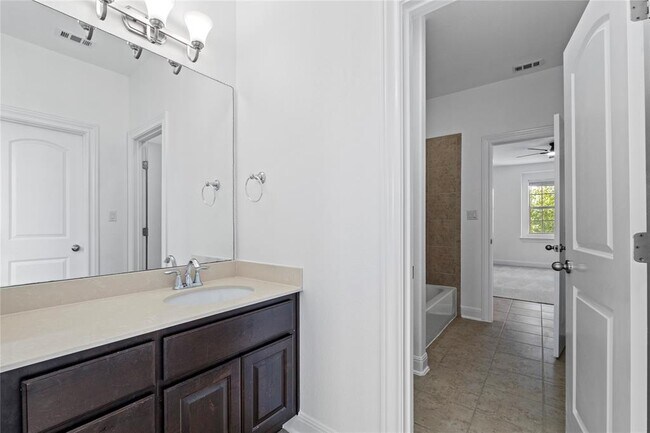 Building Photo - 4009 Benetton Way