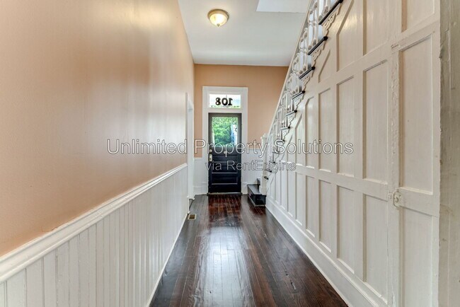 Building Photo - 108 N 8th St