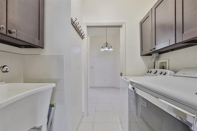 Building Photo - 1505 Ventana Dr