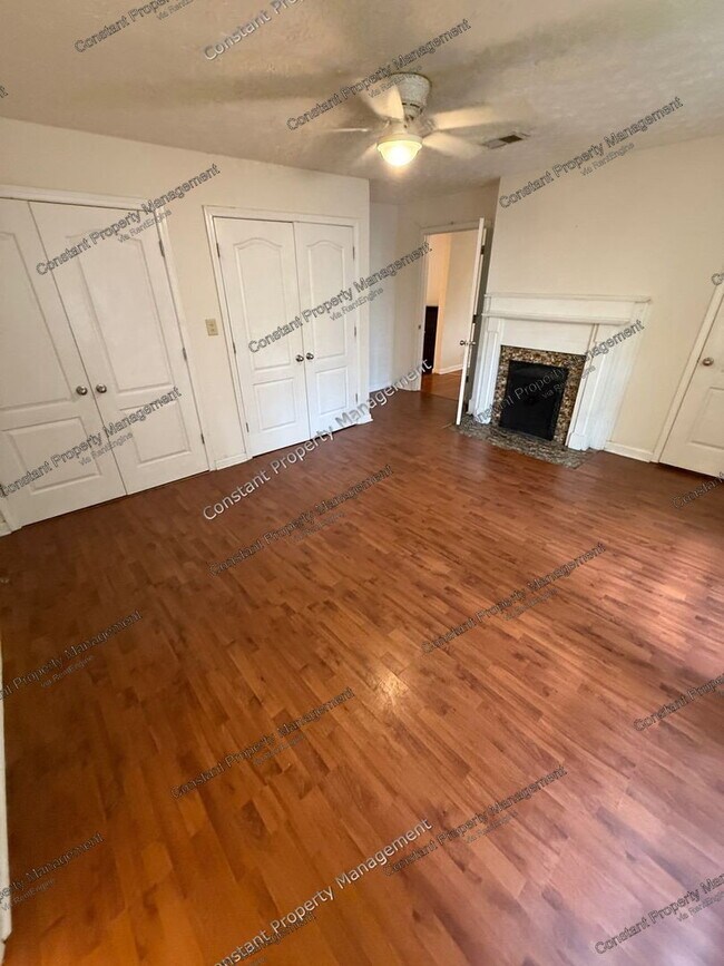 Building Photo - 1166 Bond St