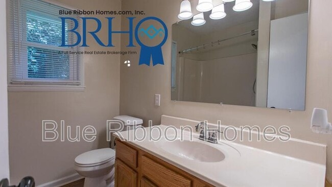 Building Photo - 605 Victory St NW