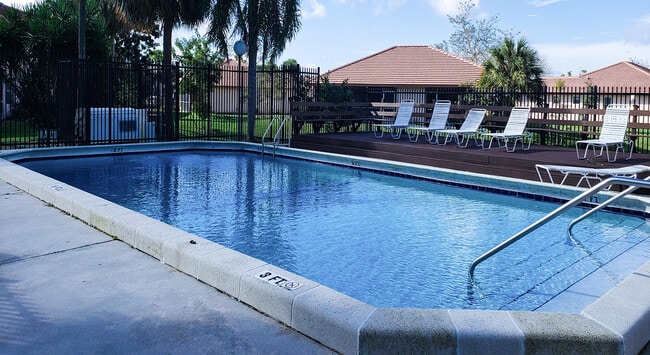 Building Photo - 9861 Three Lakes Cir